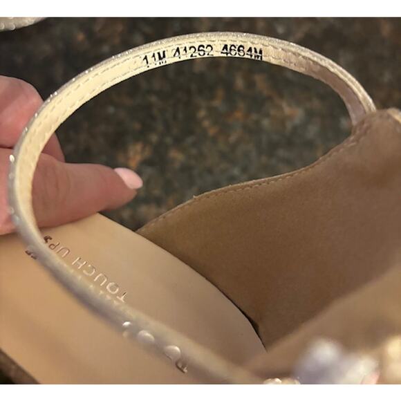 NIB Benjamin Walk Tegan Champagne Shimmer Low Block Heel Closed Toe Pumps 11 - Picture 10 of 12